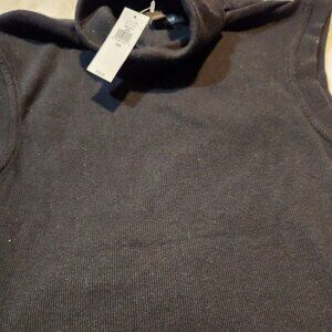 Sleeveless Turtleneck